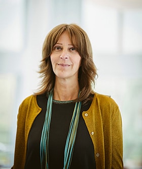 MULLER VAN TOL的工业材料设计总监Christiane Muller