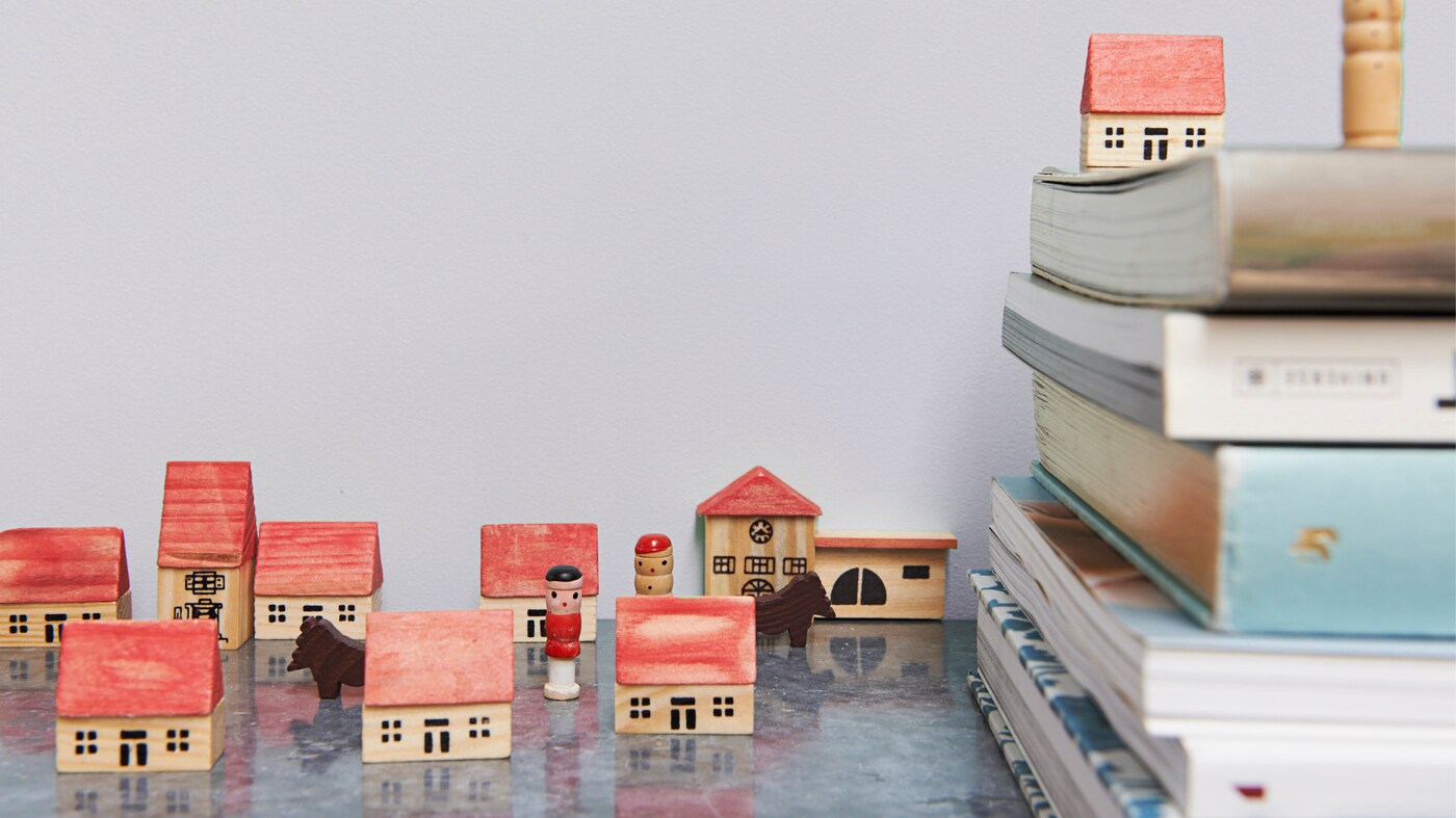 Hlavní stěny nemusejí být zákonitě křiklavé. Akcentovaná stěna v tlumené barvě se hodí jak pro chlapečky tak pro holčičky a je skvělou alternativou k čistě bílému schématu, pokud vás to přirozeně táhne k neutrálním barvám. 