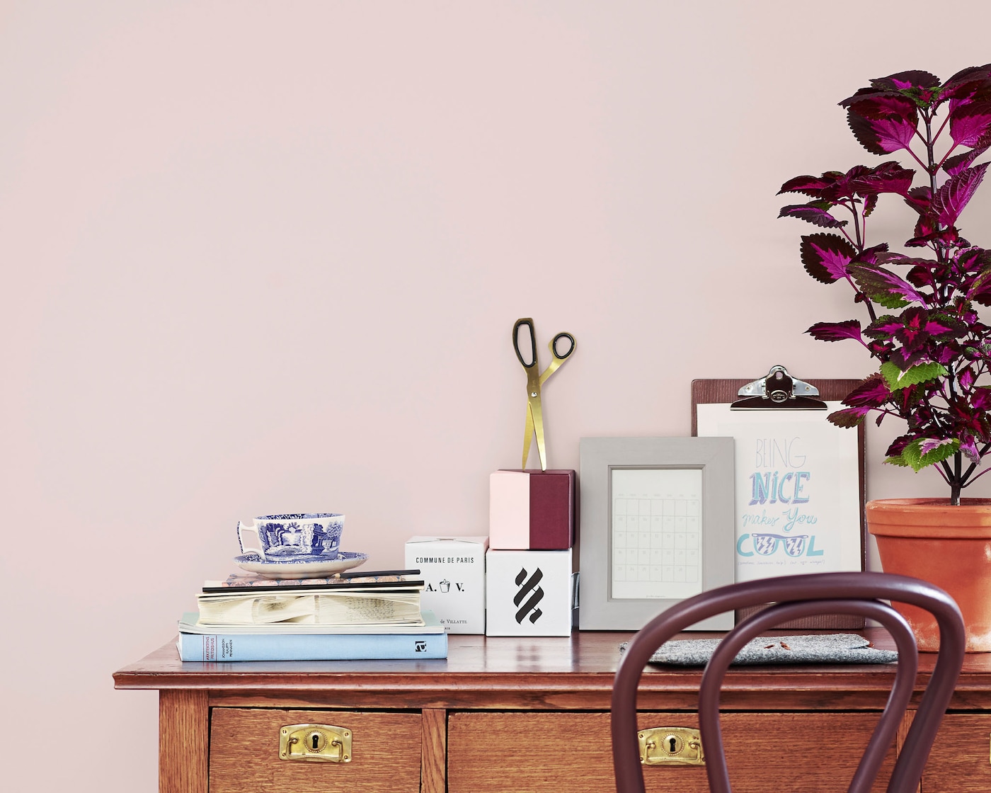 Alte Möbel für Arbeitsplatz wiederverwenden