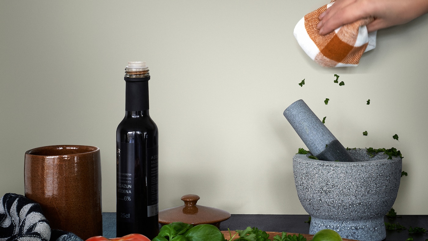 Our paint for kitchens reduces the spread of bacteria and creates a tough and durable surface that is resilient.