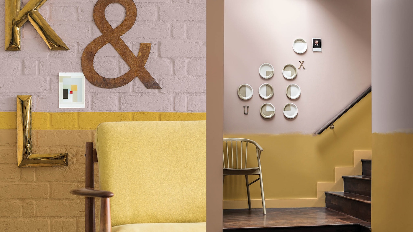 The soft, luminous quality of the lilac shade here brings out the ochre tones in the gold, for a modern look that glows with vitality.