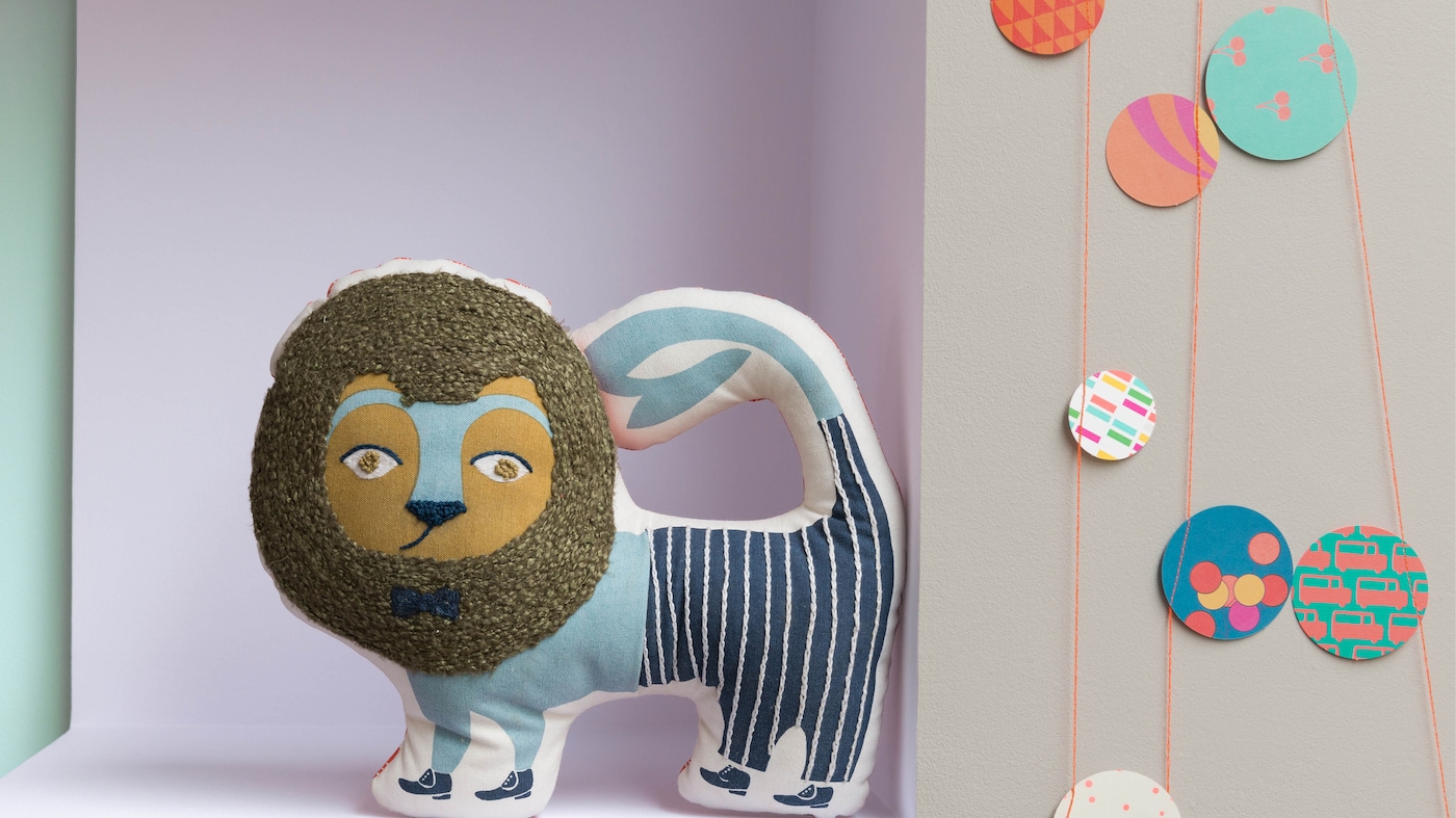 Lilac creates a cosy, cocooning feel that can persuade even the most bouncing of babies that it’s time for a nap.