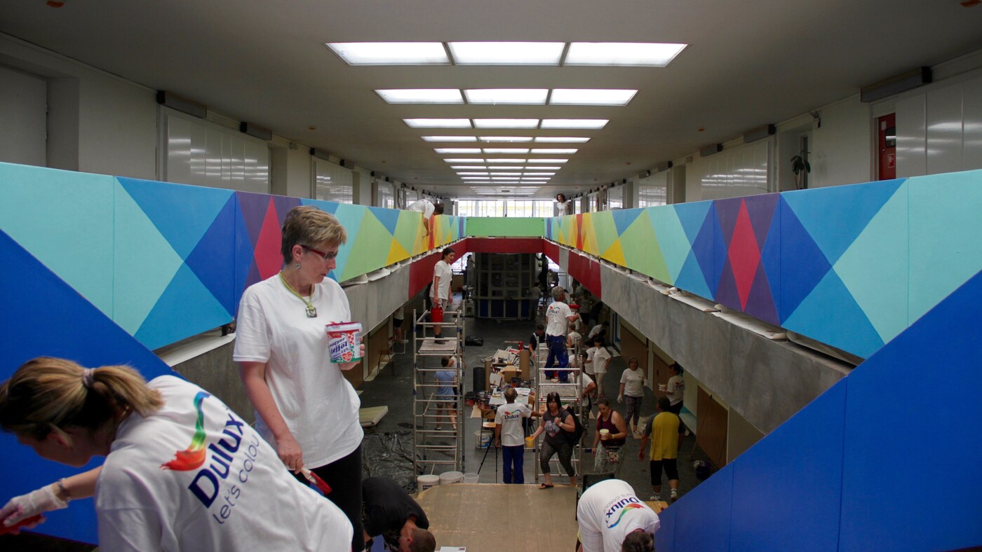 Let's Colour Rejuvenating a school in Hungary Dulux