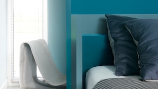 Ciptakan kamar tidur yang nyaman dengan warna toska