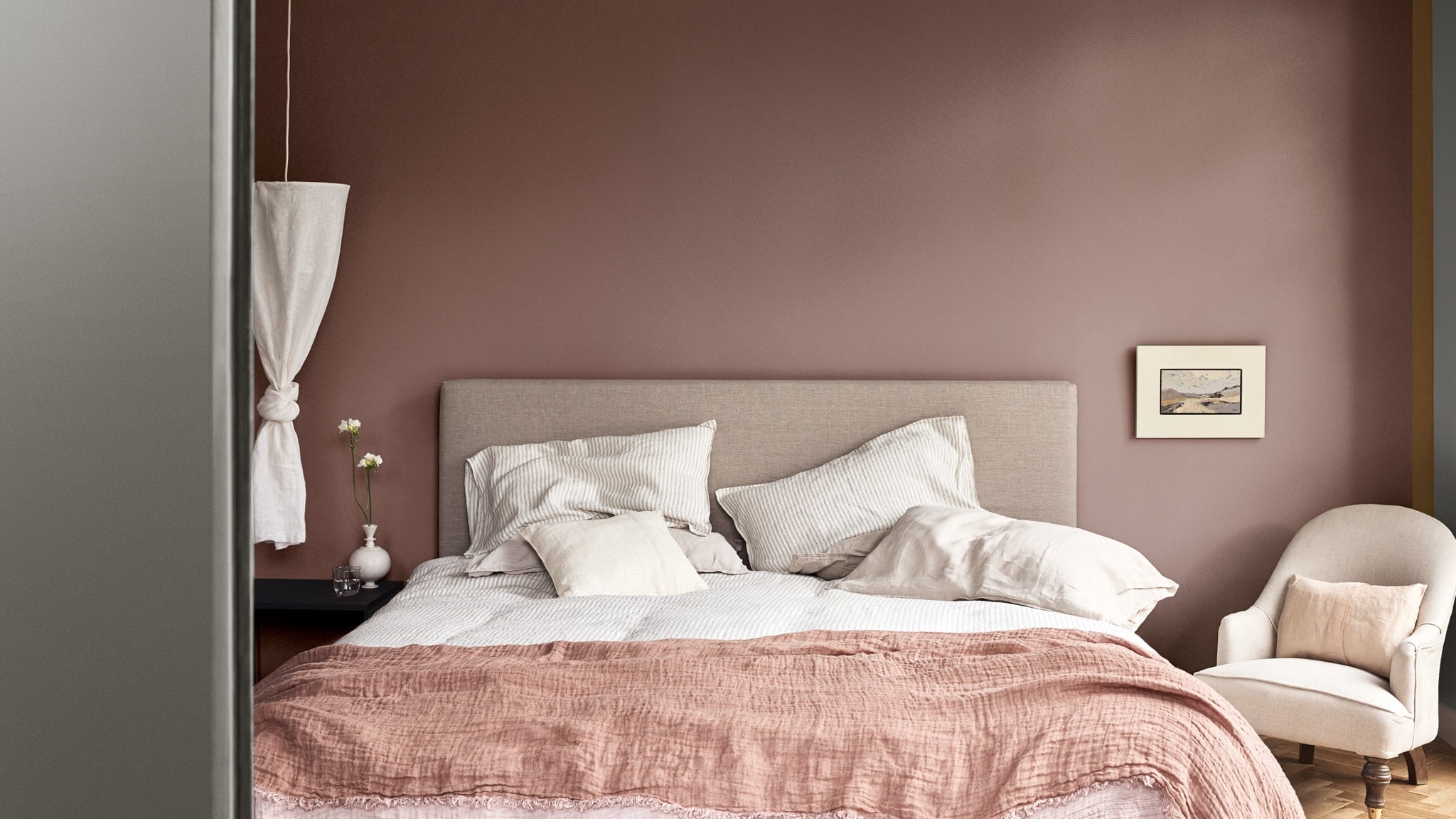 Dulux bedroom deals colours