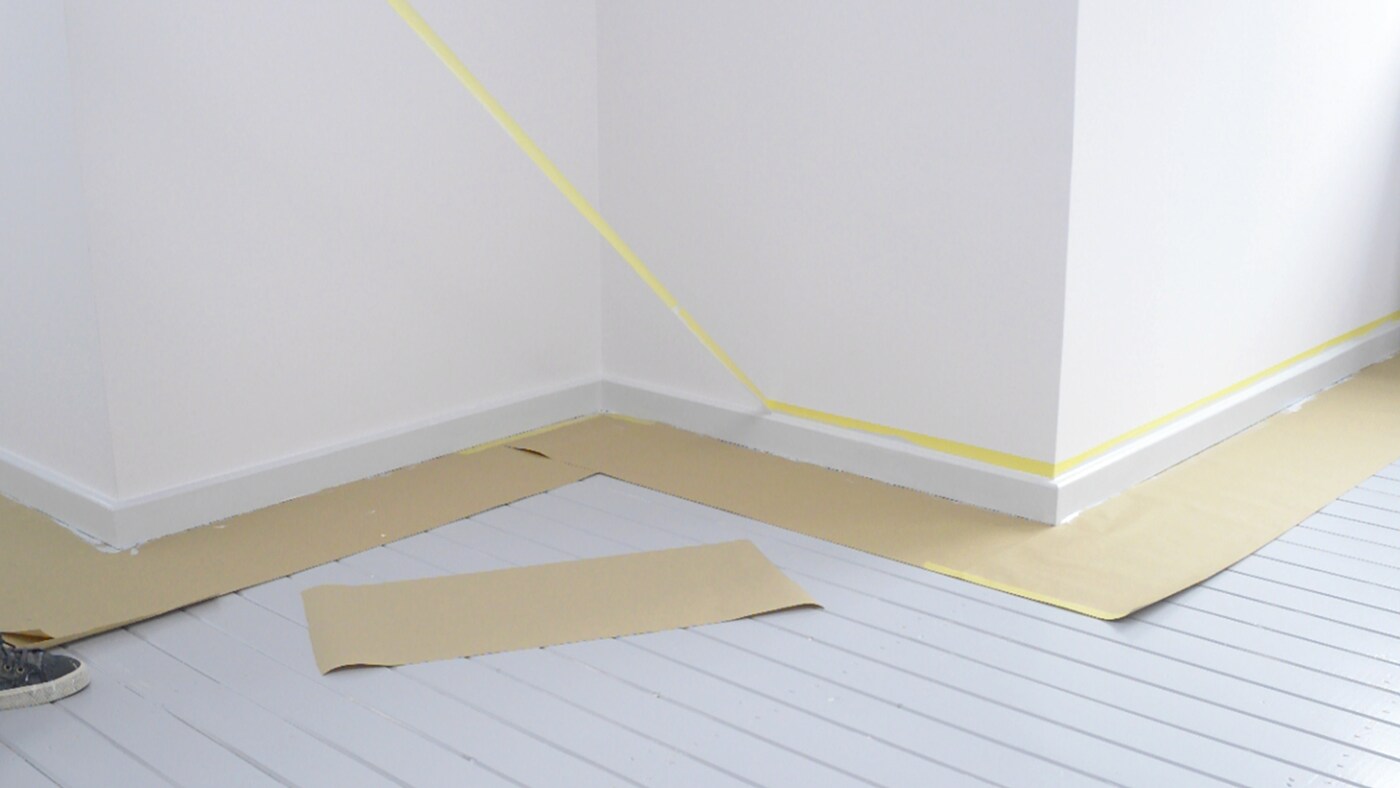 Dulux_painting_skirting_UK_9