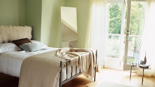 5 colorful ways to wake up happy in your home