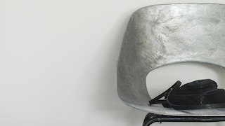 Add sparkle to pure white with metallics