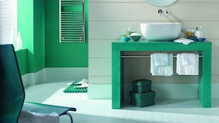 Choose vibrant greens for bathing bliss 