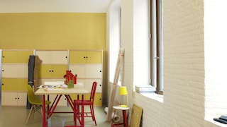 Create a welcoming mood with sunny shades