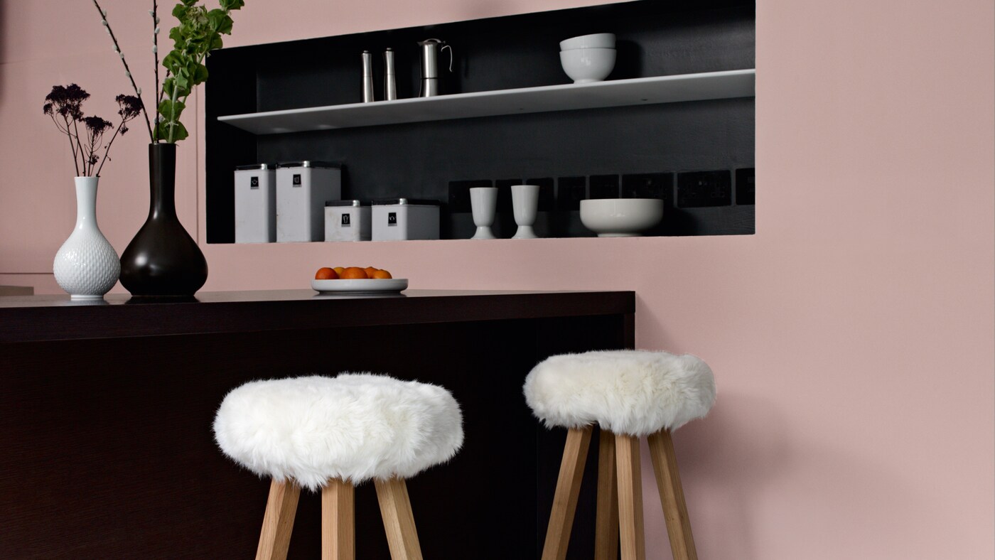 Give pastels a bold edge with black
