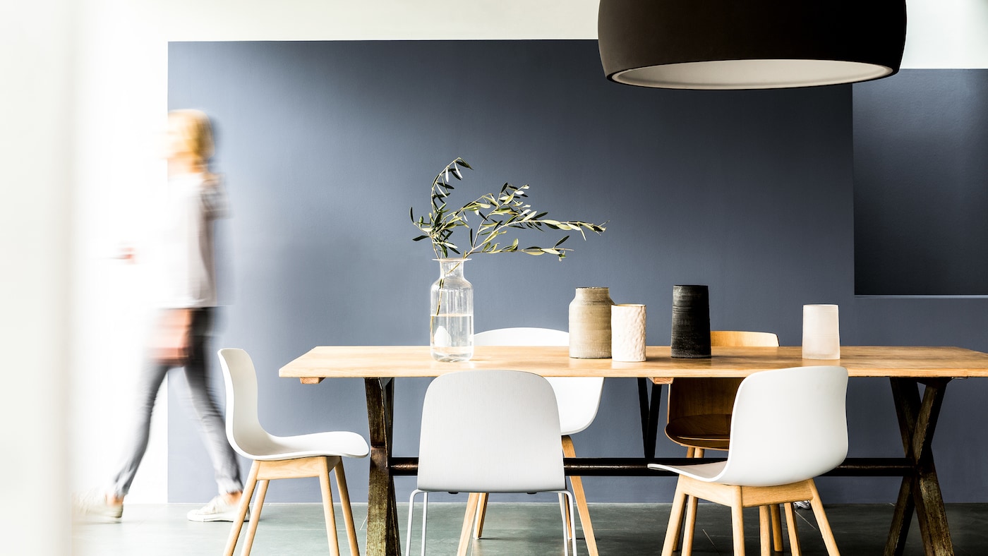 If you’re worried black and white will look too harsh in your new home, why not try softening the look using similar, more versatile, colour pairings?