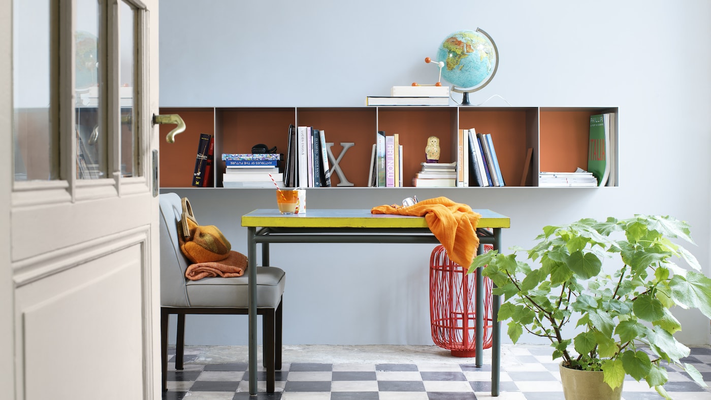 Set a dreamy mood with tranquil blue walls
