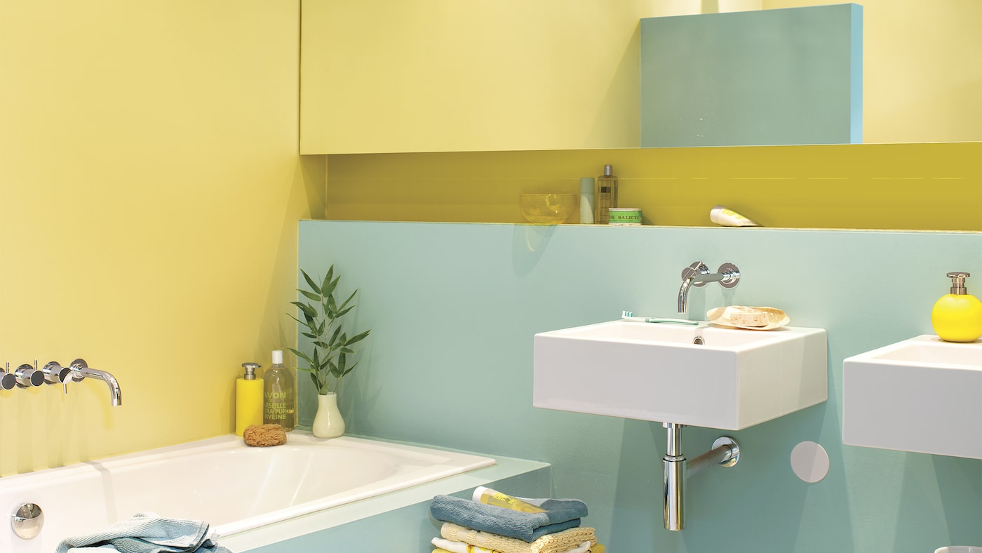 Use colour to make a small bathroom feel bigger 