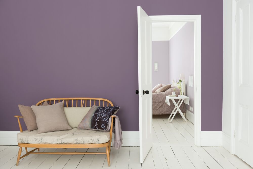 Violet wall colour