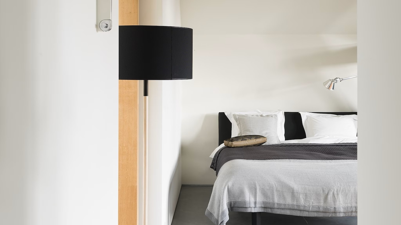 white paint for bedroom