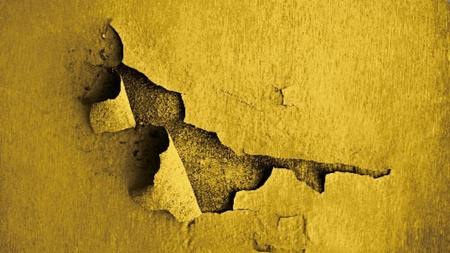Peeled wall paint