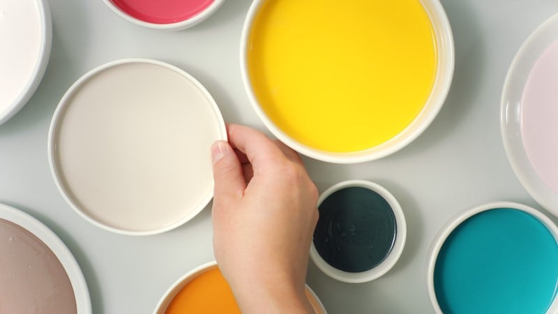 dulux_confidenza-col-colore_vernici-nelle-ciotole-bianche