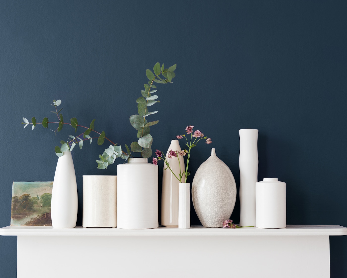 Parete blu scuro in emulsione matt (opaca)