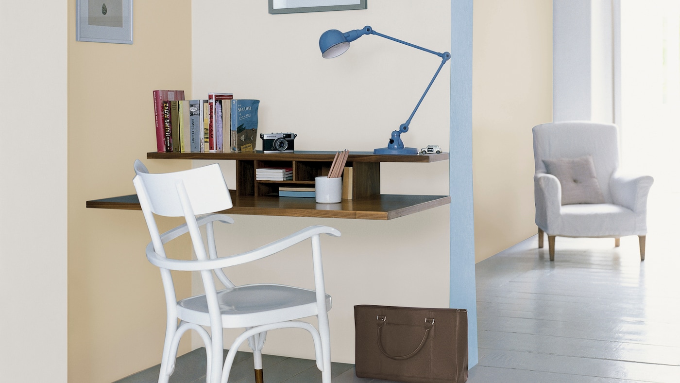 Delicate seaside shades create a light-filled office space.
