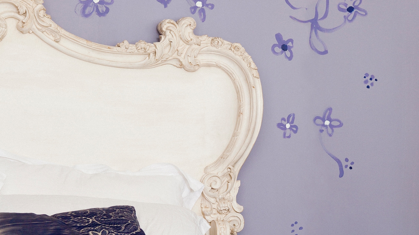 Feeling tired? Take time out and relax in a room swathed in calming shades of pale purple.