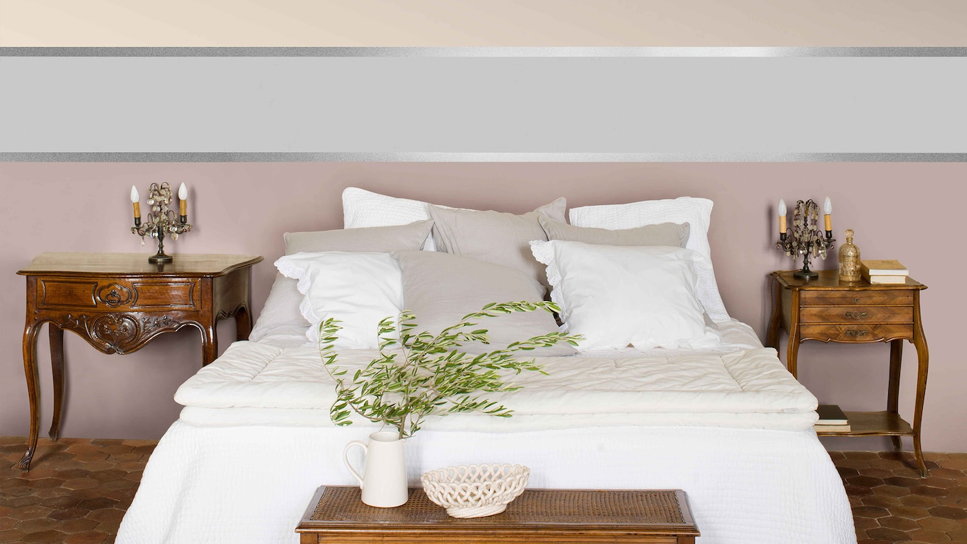 Bedroom with silver stripes