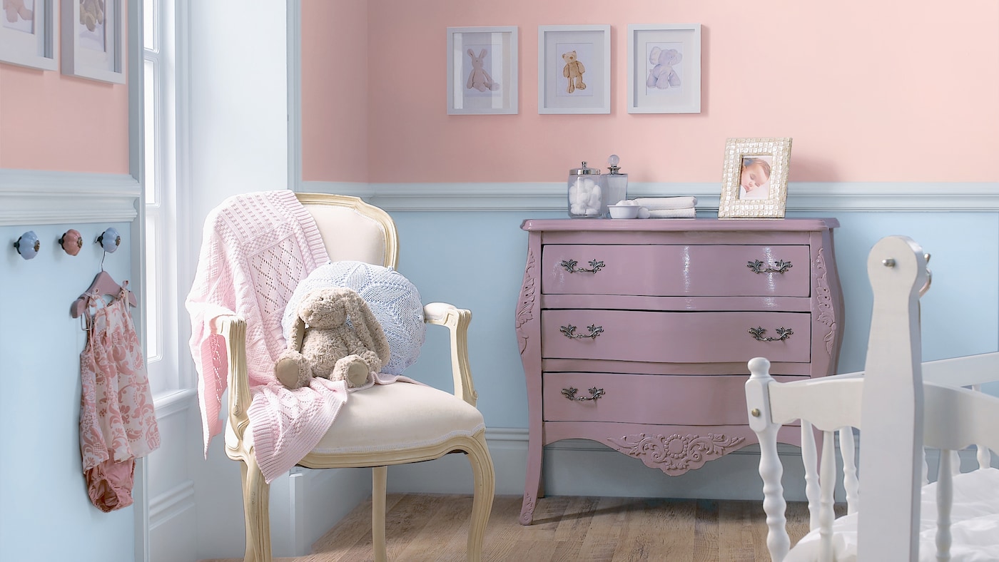 Choose gentle shades of pink and blue for a pretty baby’s room.
