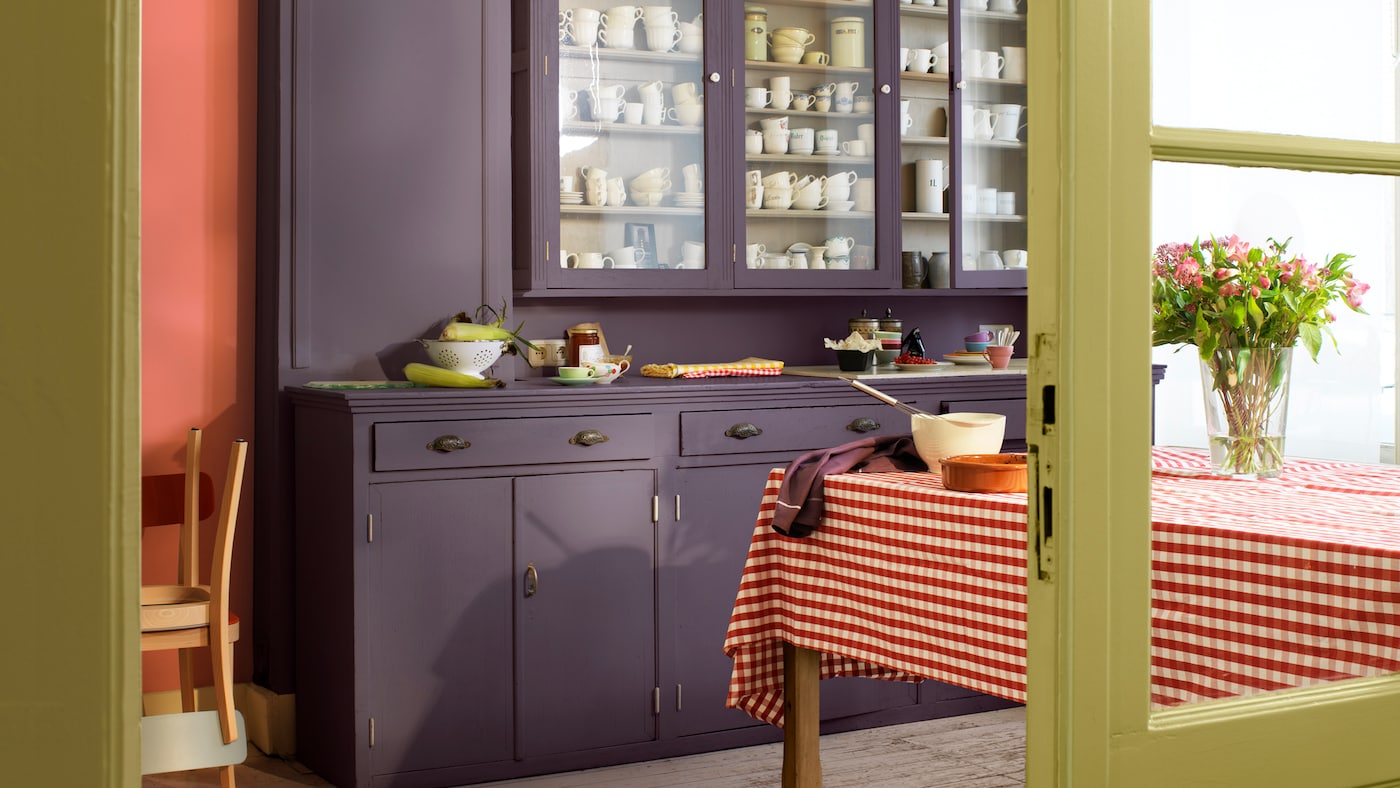Give a traditional setting a modern lift with fruity shades.