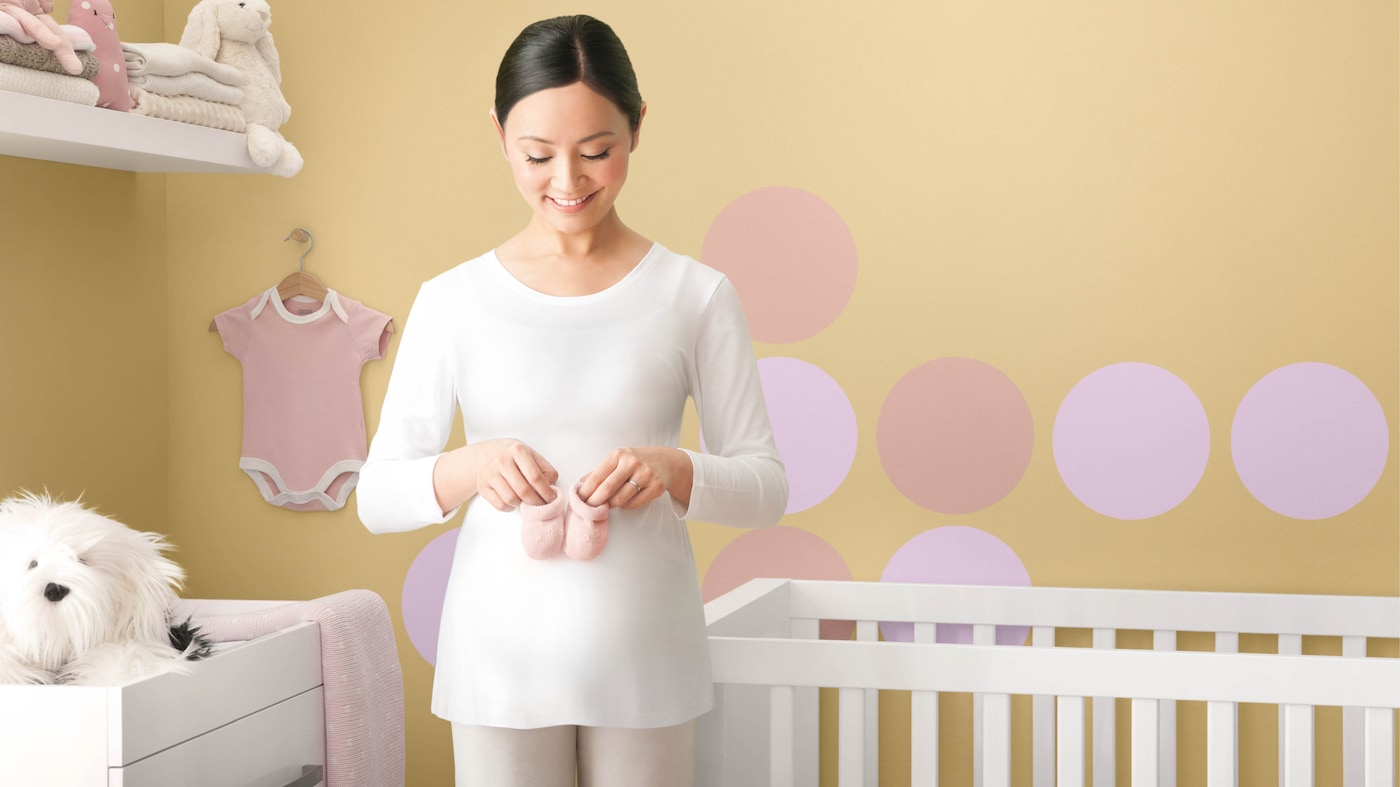 Circular patterns tend to feel uplifting, making it perfect choice for your baby’s nursery. Use a water glass to stencil brightly coloured dots on the upper part of one wall so your baby will be able to see them from the cot.