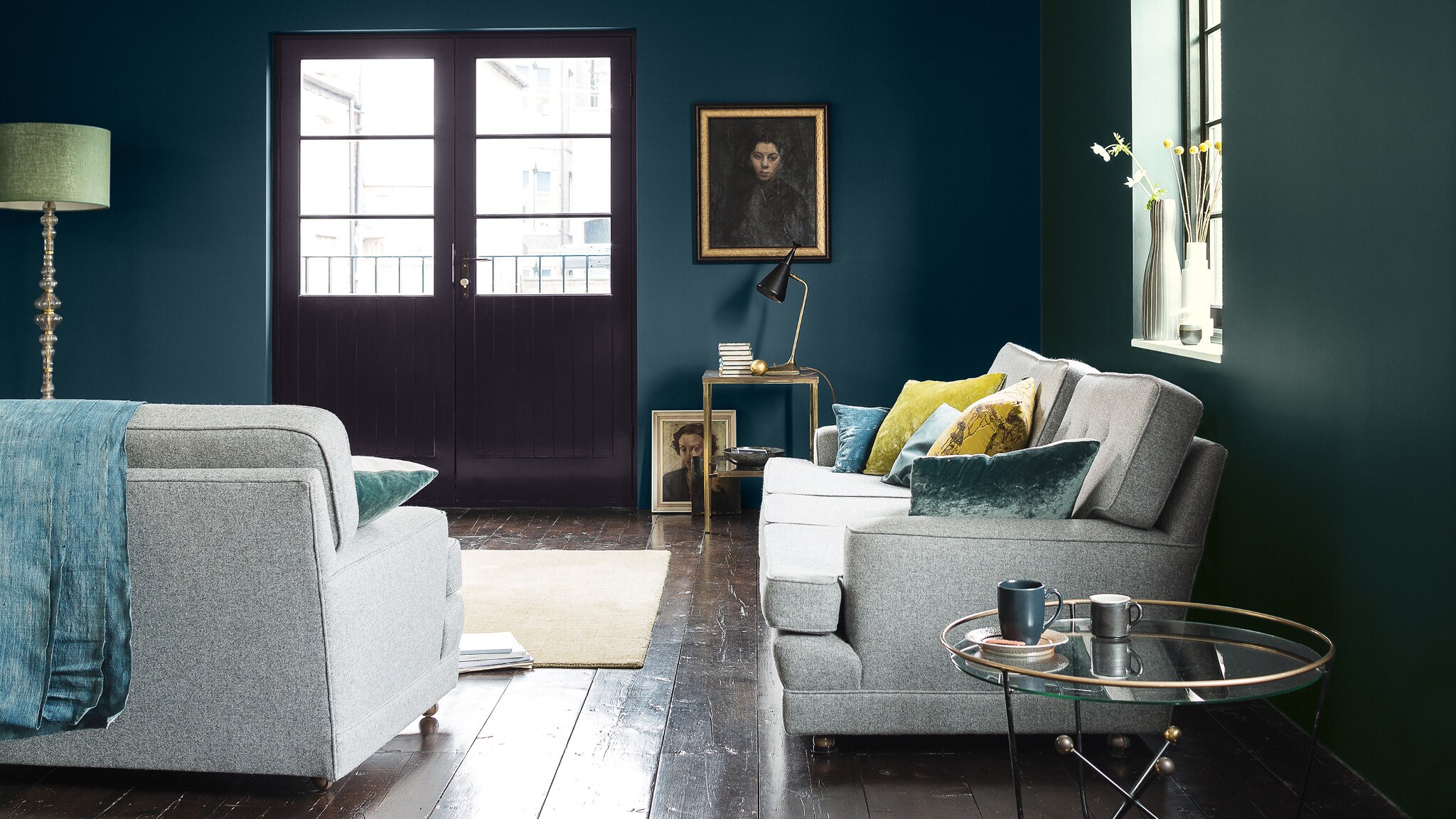 Dark colour trends for a chic new home