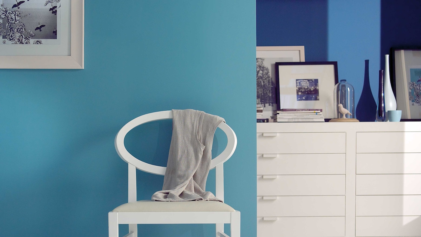 Choose navy as an elegant substitute for black - it adds depth to your decorating scheme without looking overwhelming