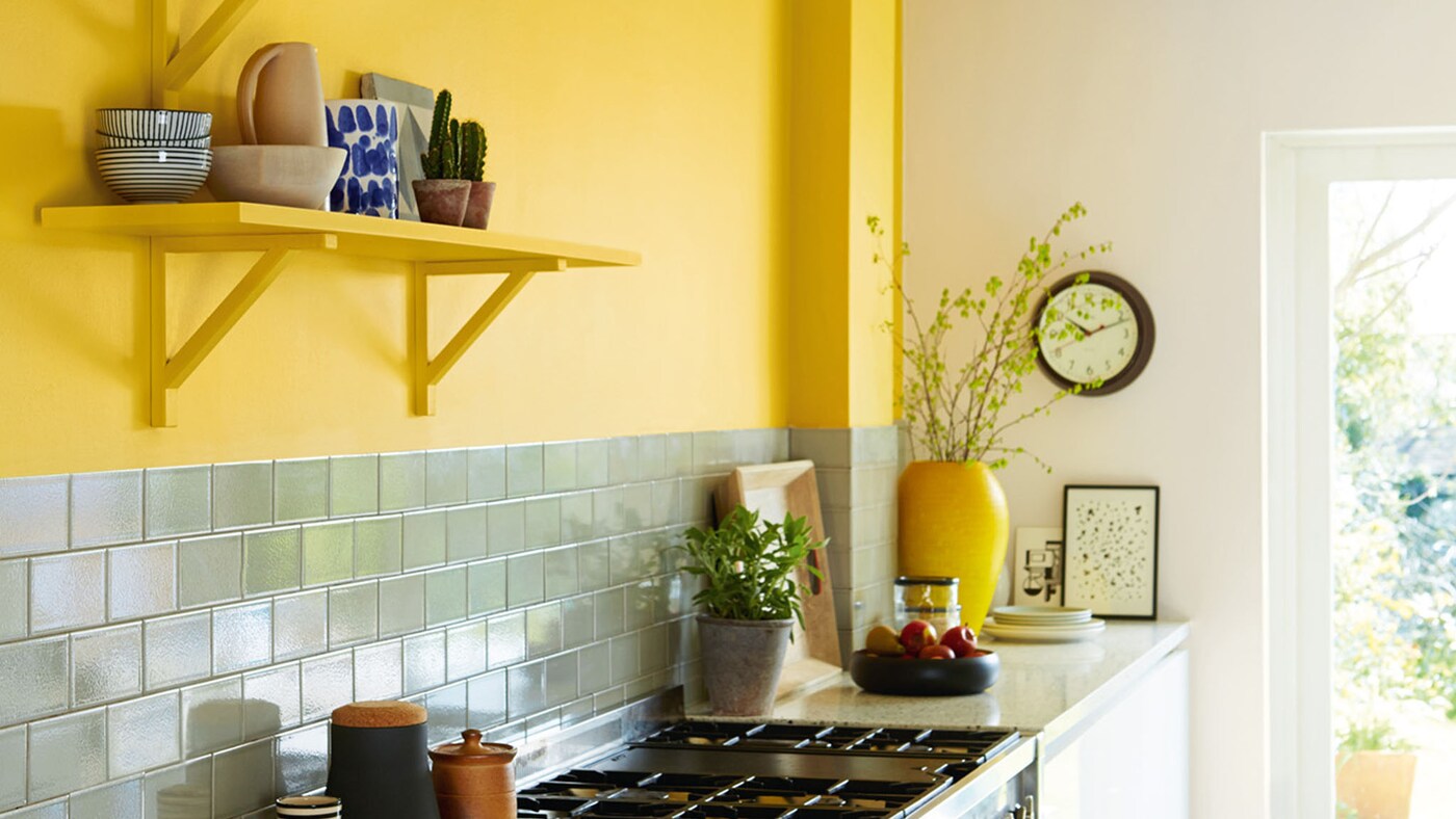 A fresh and vibrant yellow kitchen