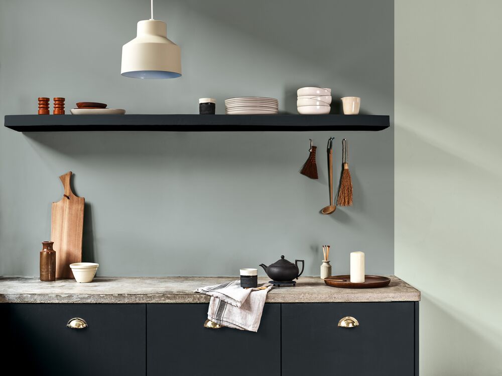 contrast colours in kitchen