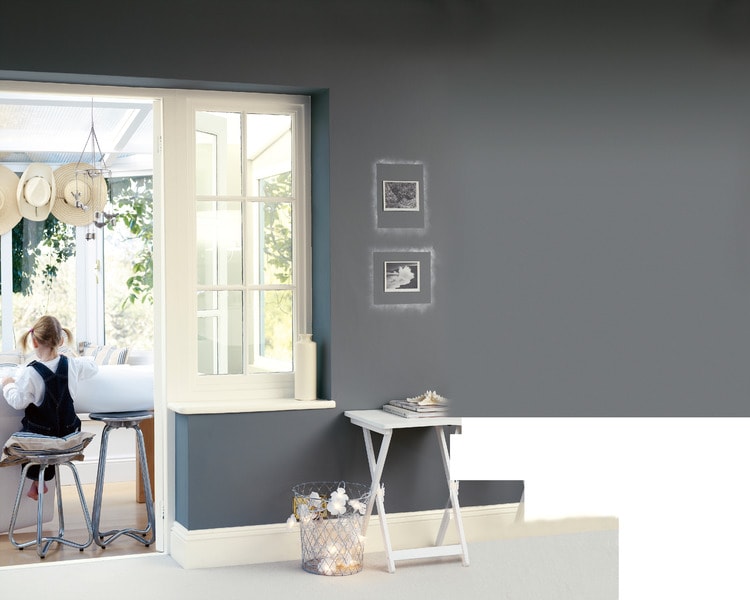 Grey wall décor