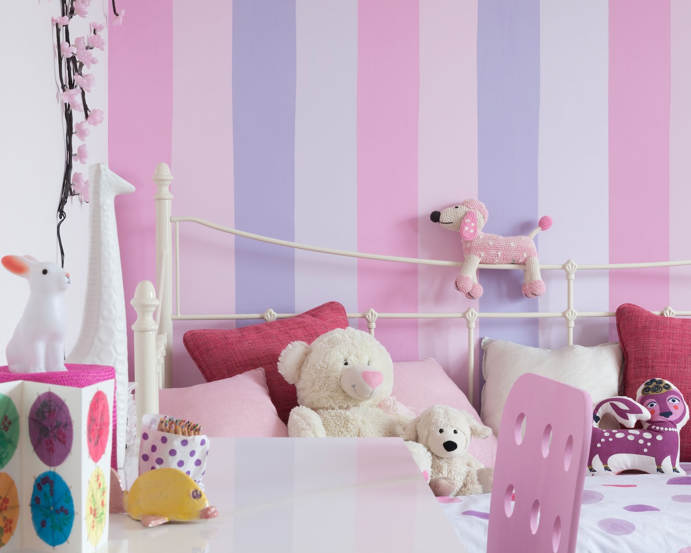 Create a unique look in your kid’s bedroom with classic pink colours