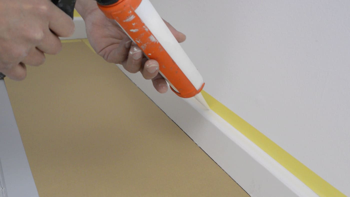 Dulux_painting_skirting_UK_7