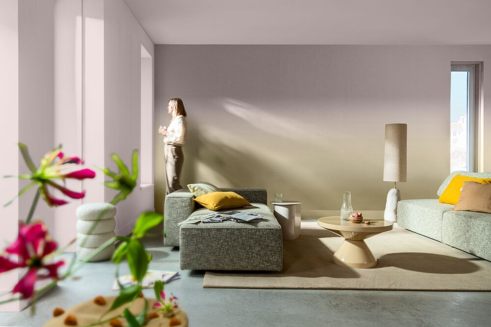 embrace and yellow colour combination