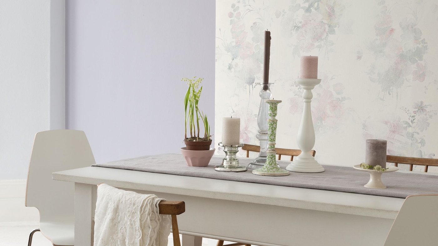 Romantyczne, ale i enigmatyczne, trend kolorystyczny „Tajemniczy ogród” doskonale nadaje się do tworzenia kojących przestrzeni w Twoim domu.