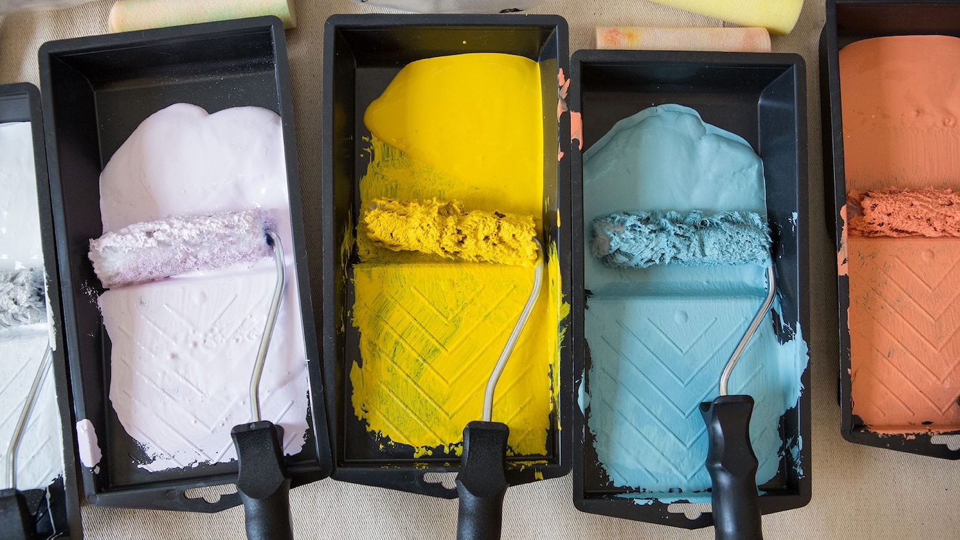 Zmiana wystroju pływalni w Greystoke poprzez namalowanie inspirowanej historią Tarzana sceny z dżungli. 