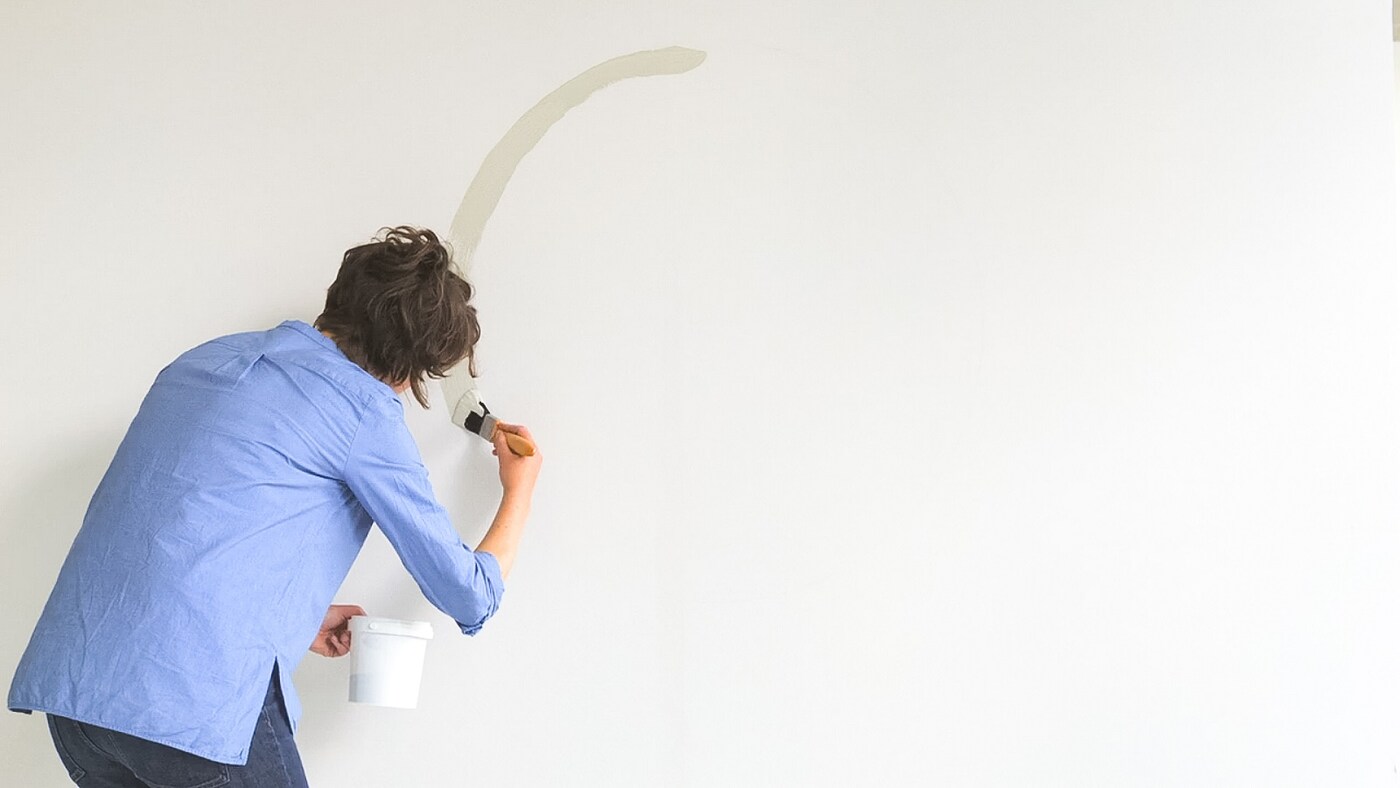 Malowanie konturu koła pędzlem