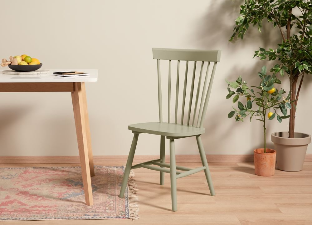 Renowacja starych mebli