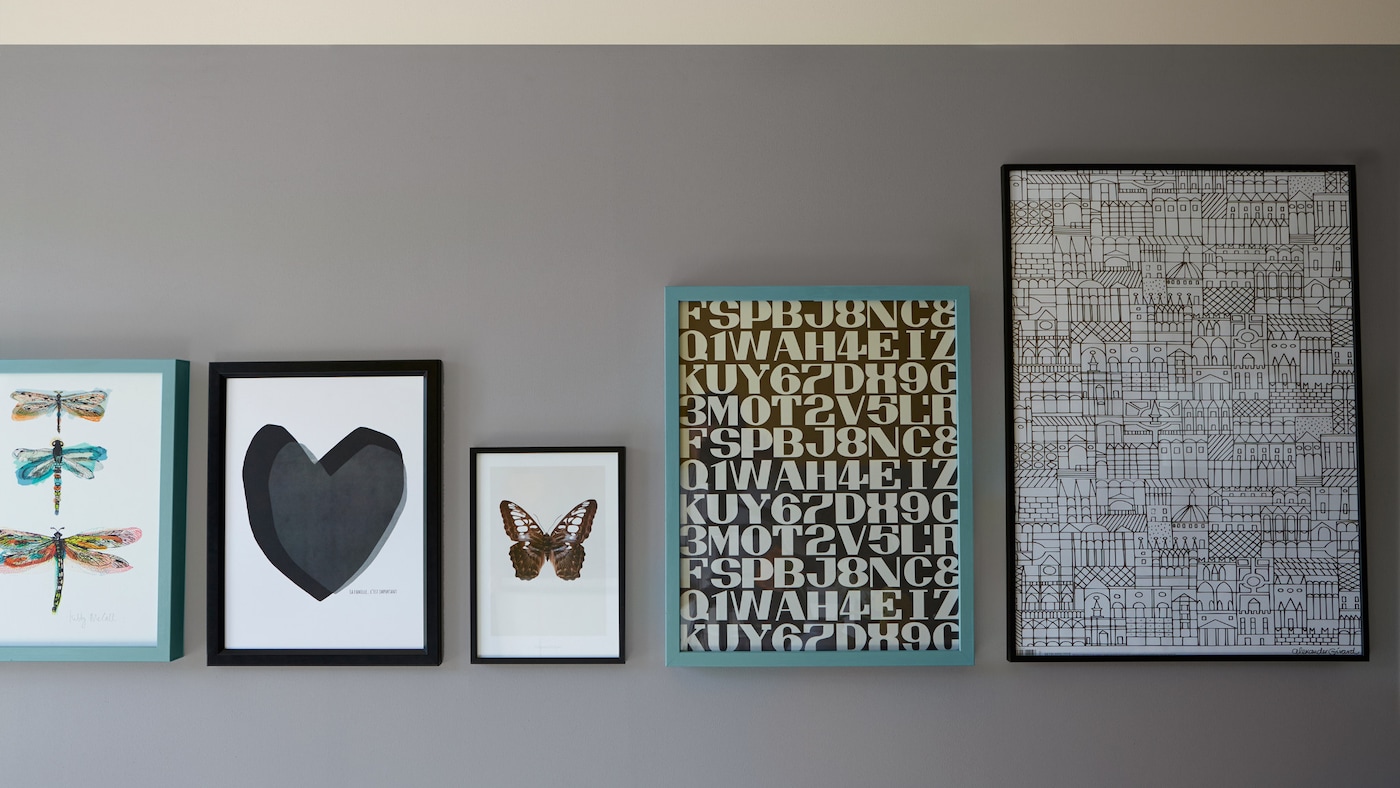 Szare ściany w pokoju młodzieżowym
