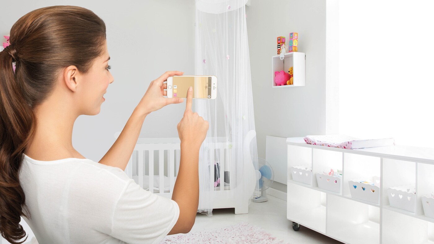 Użyj aplikacji Dulux Visualizer, aby poeksperymentować z odważnymi odcieniami przed zakupem. 