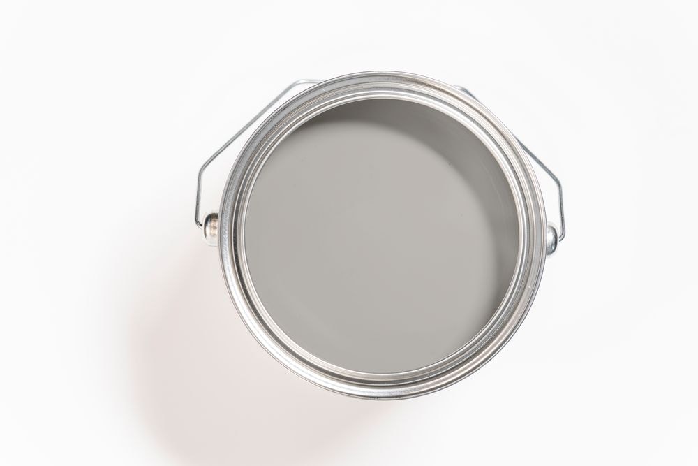 Gruntowanie ściany przed malowaniem 