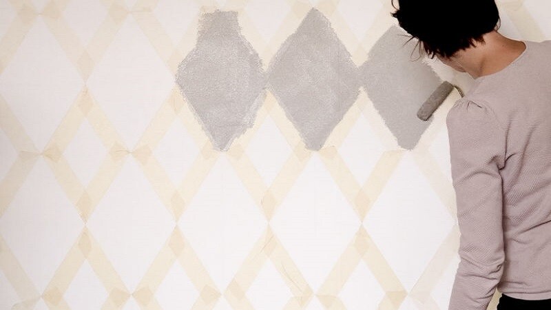 Malowanie rombów farbą - Dulux