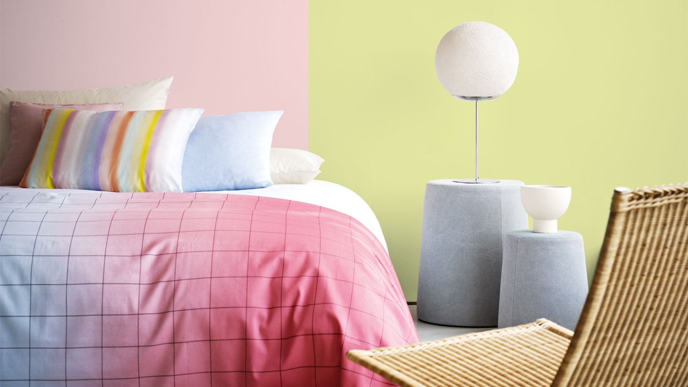 Kto powiedział, że łącząc kolory, trzeba się trzymać zasad i ram? Zestawmy razem delikatny róż, jak np. Ogrody Magnolii i lekką zieleń, chociażby Bambusowy Gaj. 