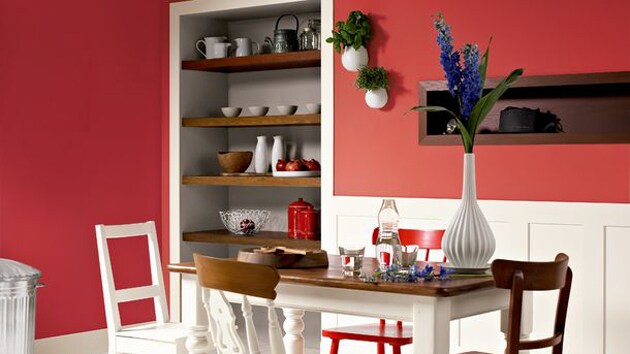 Najbardziej wyraziście styl eklektyczny przejawia się w salonie i jadalni