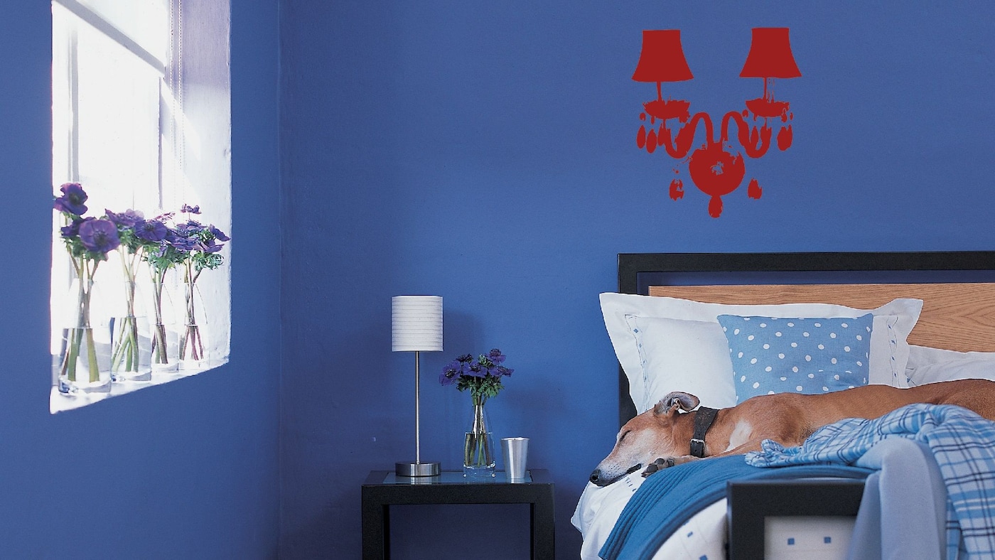 Jak zrobić szablon malarski - wzór na ścianę w sypialni