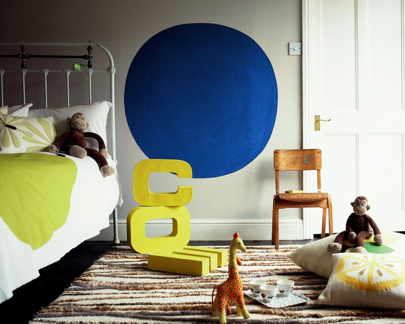 Make a statement with a feature circle in your child’s bedroom