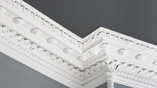 Flaunt details with deep colours and crisp white highlights.